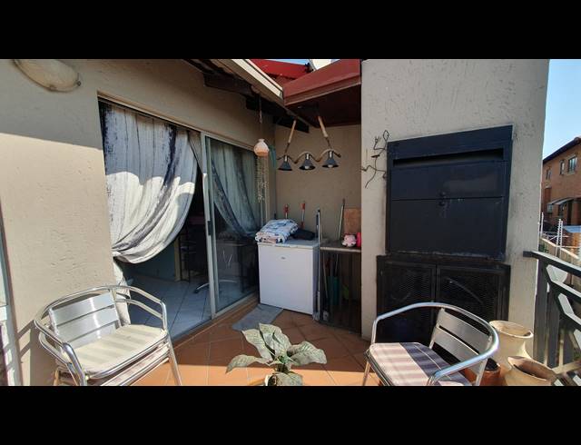 2 BEDROOM SECTIONAL TITLE FOR SALE IN SOUTH CREST